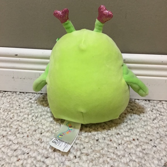 Hadeon Valentines Squishmallow - Picture 2 of 3